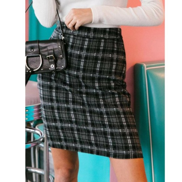 Plaid Bodycon Skirt - Picture 3 of 10